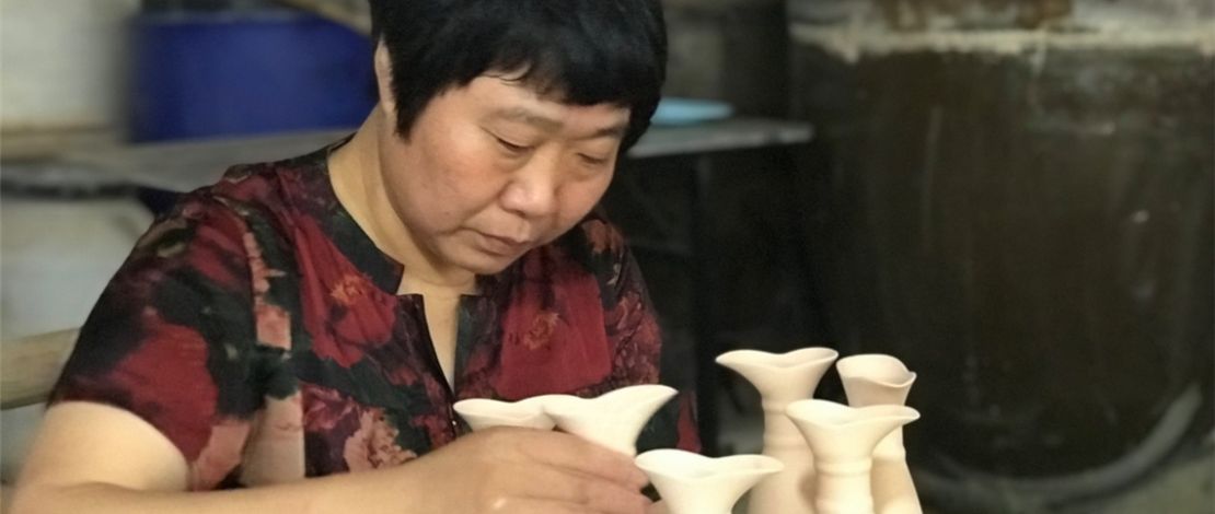 韶华争朝夕---记省非遗(汝瓷烧制)代表性传承人, 平顶山劳动模范韩琴